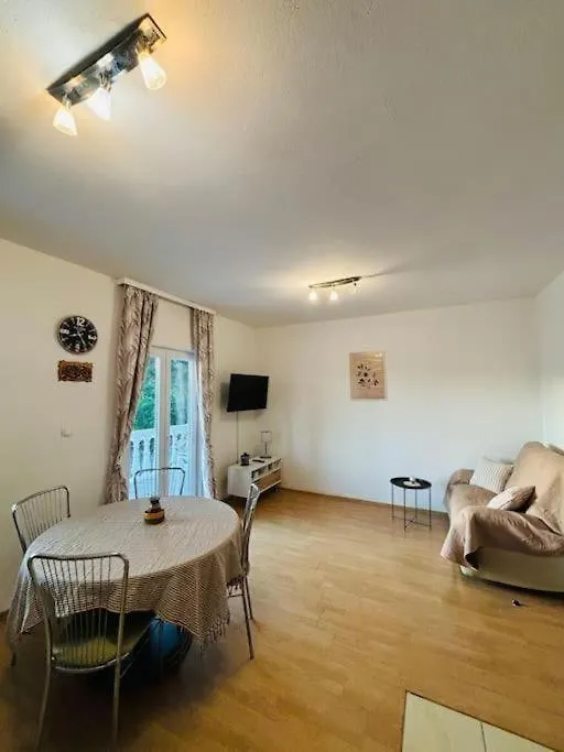 Apartment-Maribel-70-M-From-Beach 特利巴尼克鲁斯奇卡